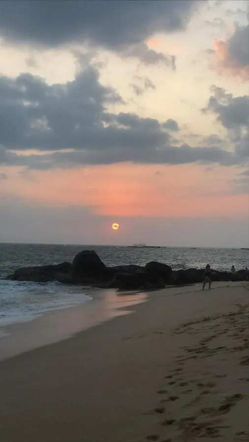 Hotel Lagoon Paradise Negombo